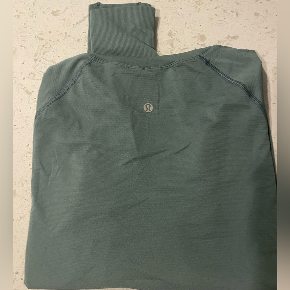 Never worn!Lululemon!